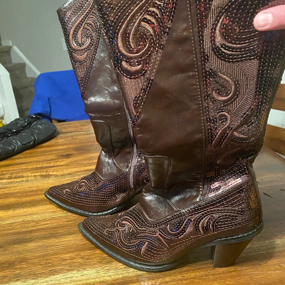 John fashion boots never worn